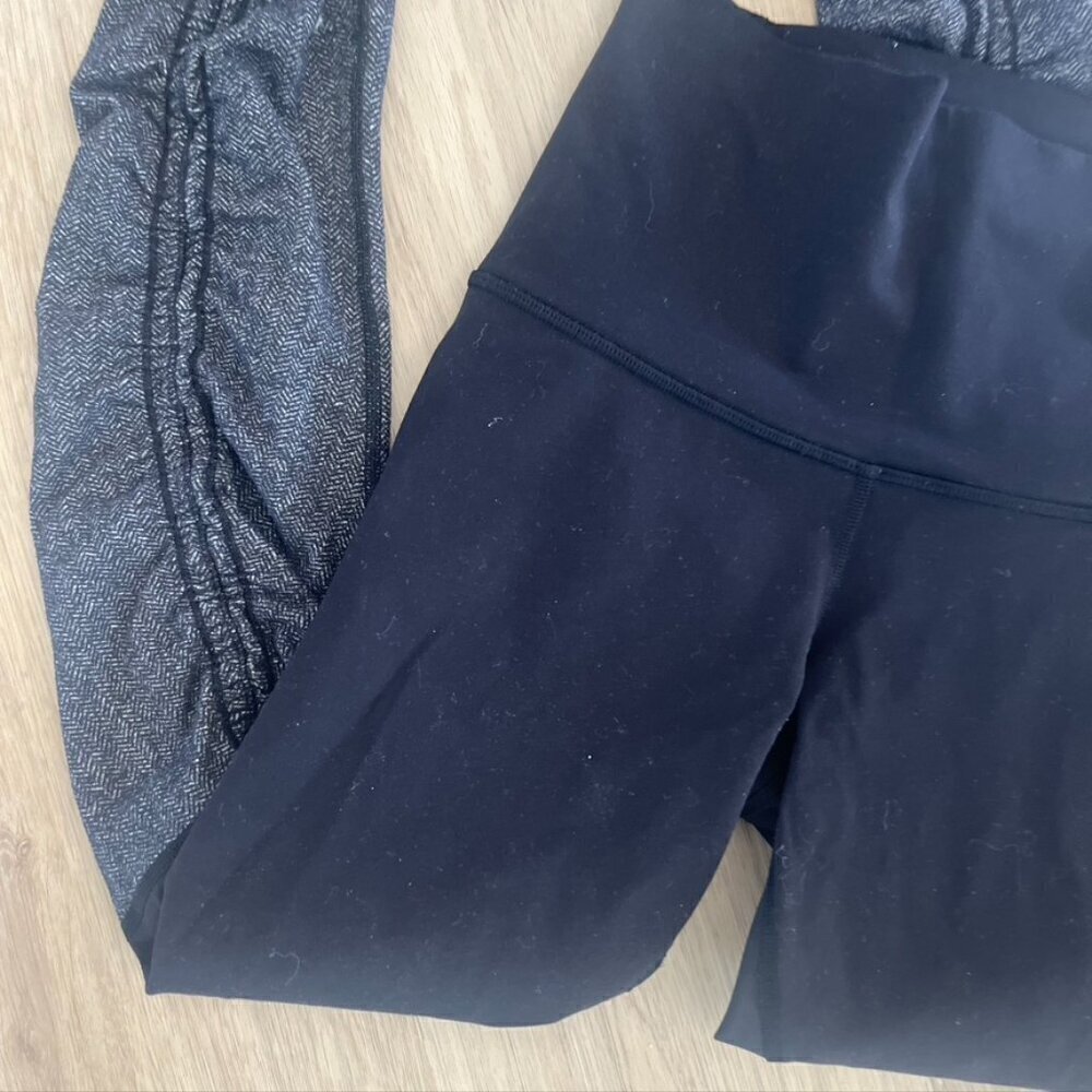 Lululemon Wunder Under Gray and Black Leg Stirrup Leggings Sz 6 - Picture 3 of 10